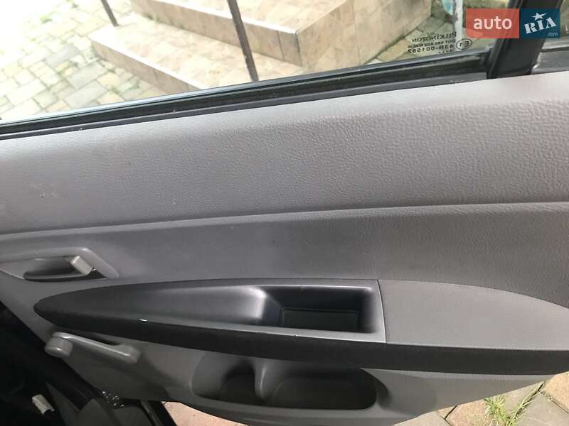Хэтчбек Mazda 2 2004 в Сваляве