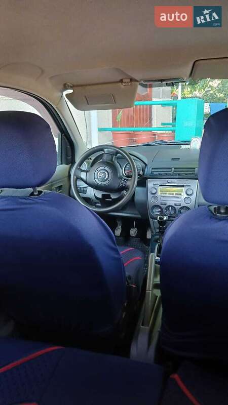 Хэтчбек Mazda 2 2004 в Сокирянах
