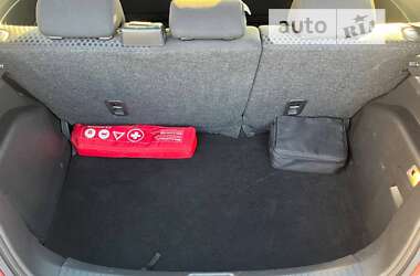 Хэтчбек Mazda 2 2011 в 