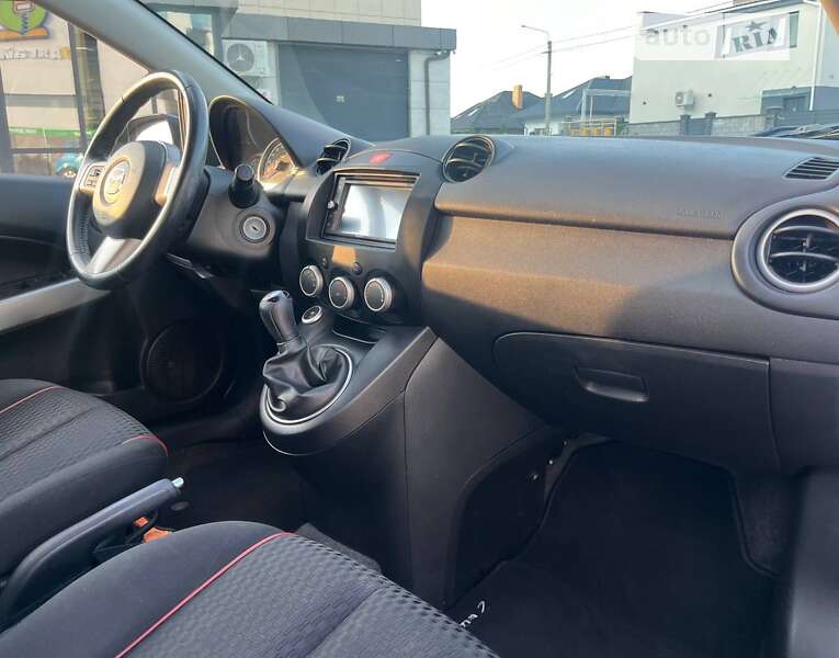 Хэтчбек Mazda 2 2011 в Ровно фото 18 Хэтчбек Mazda 2 2011 в Ровно