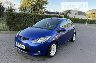 Хэтчбек Mazda 2 2009 в 