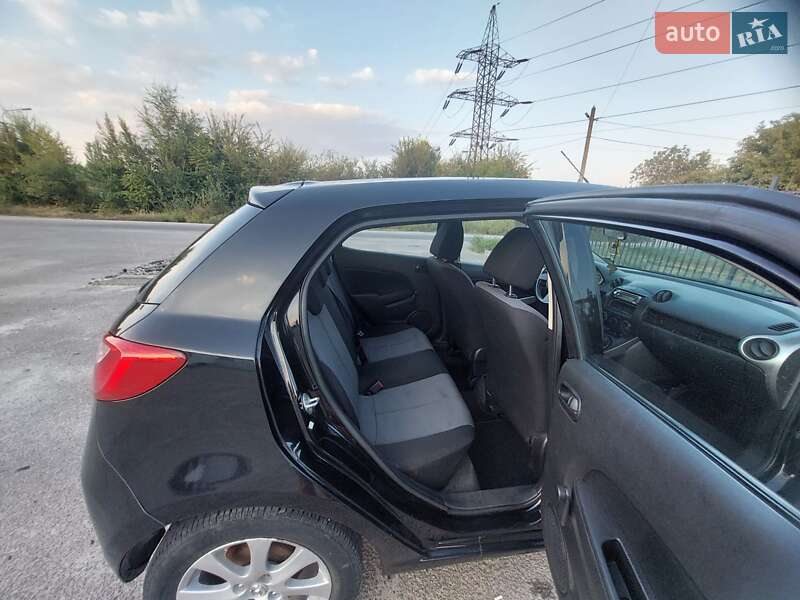 Хэтчбек Mazda 2 2007 в Днепре