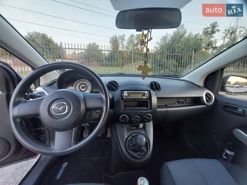 Хэтчбек Mazda 2 2007 в Днепре