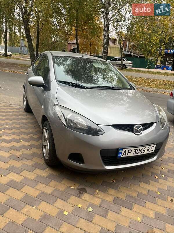 Хэтчбек Mazda 2 2009 в Синельниково