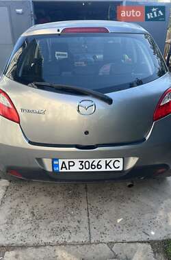 Хэтчбек Mazda 2 2009 в 
