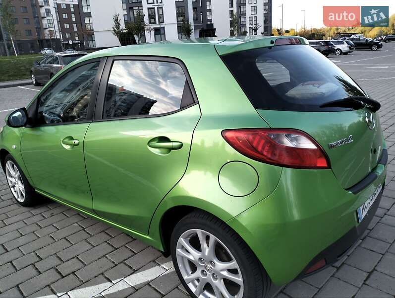 Хетчбек Mazda 2 2008 в Луцьку
