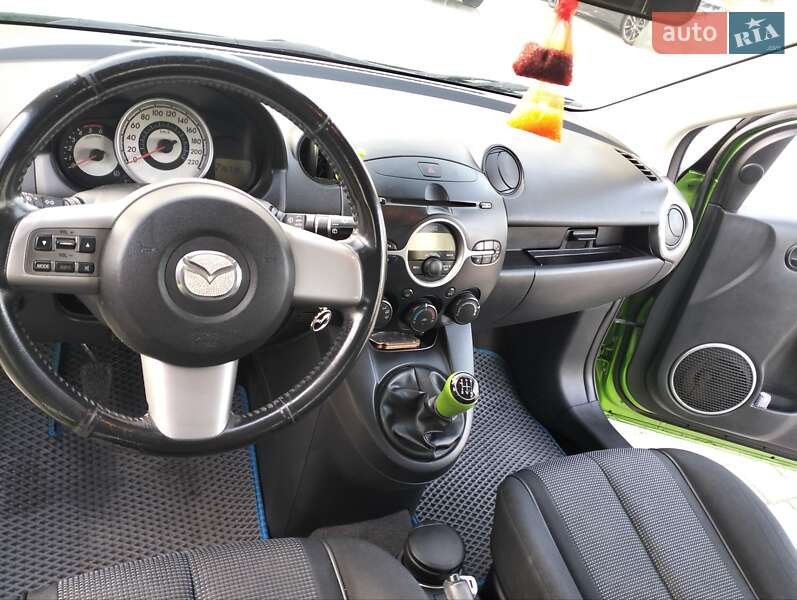 Хетчбек Mazda 2 2008 в Луцьку