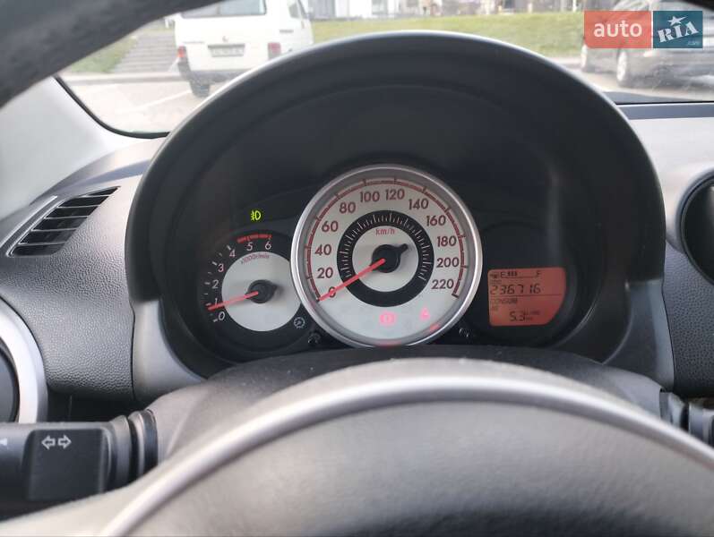 Хетчбек Mazda 2 2008 в Луцьку