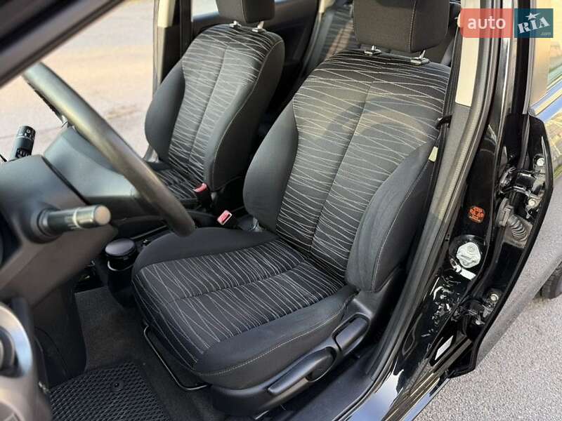 Хэтчбек Mazda 2 2008 в Днепре