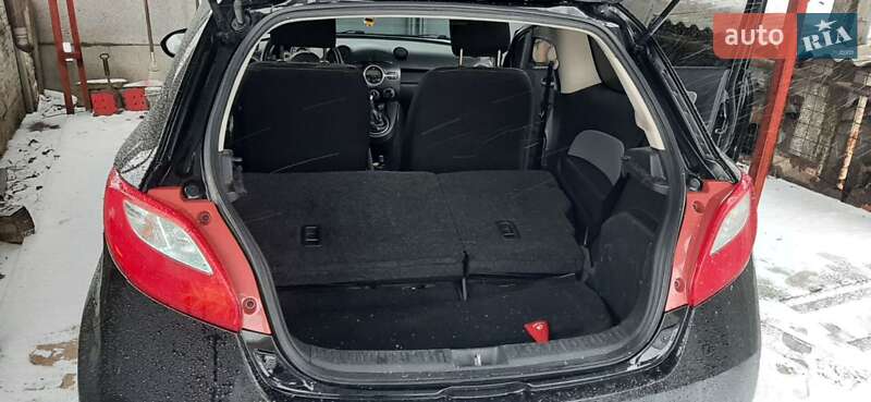 Хетчбек Mazda 2 2009 в Дніпрі