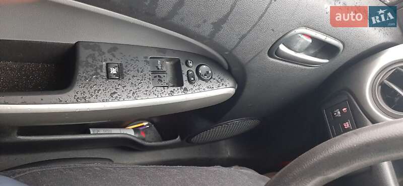 Хетчбек Mazda 2 2009 в Дніпрі