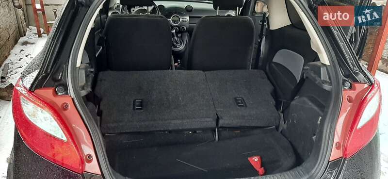 Хетчбек Mazda 2 2009 в Дніпрі