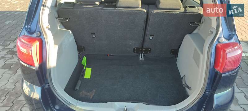 Хэтчбек Mazda 2 2004 в Луцке