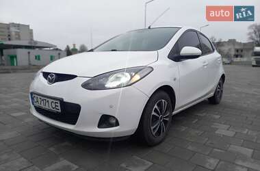 Седан Mazda 2 2009 в Черкасах