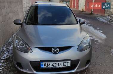Хэтчбек Mazda 2 2009 в 