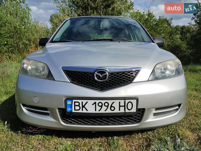 Хэтчбек Mazda 2 2004 в 