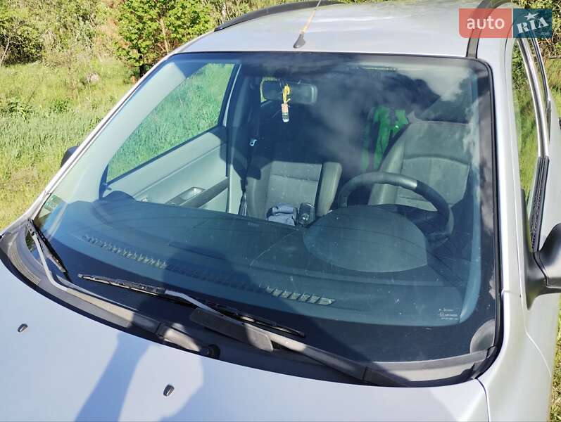 Хэтчбек Mazda 2 2004 в Ровно