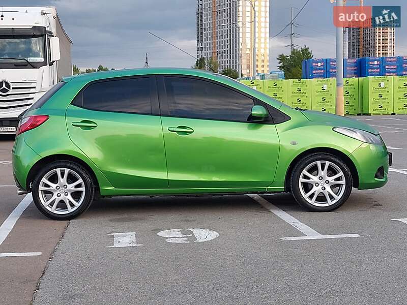 Хетчбек Mazda 2 2009 в Києві