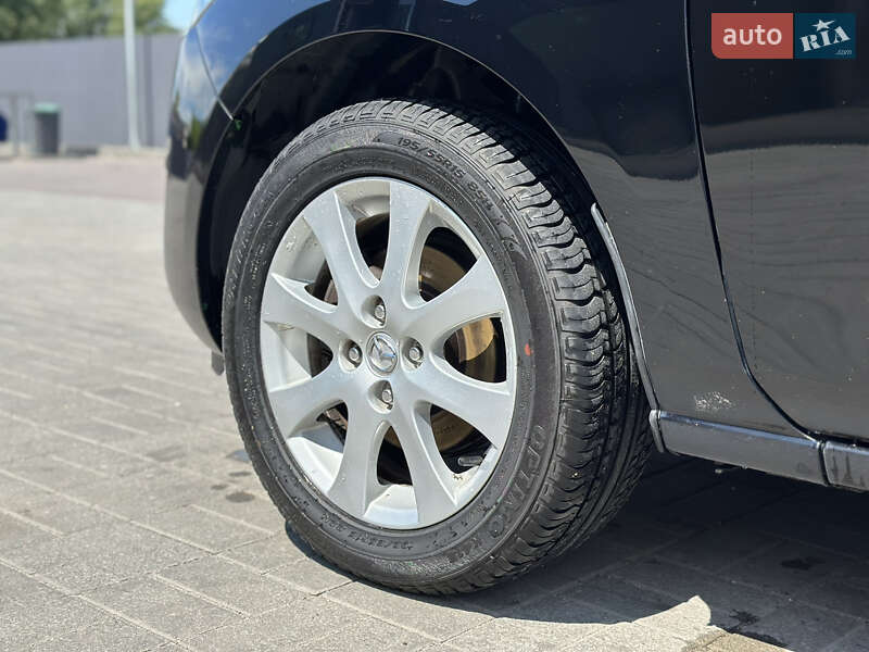 Хэтчбек Mazda 2 2011 в Днепре