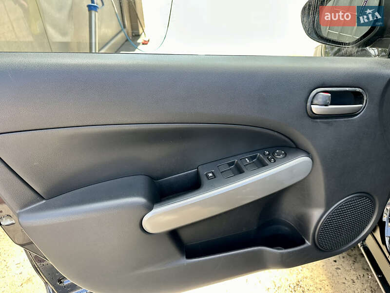 Хэтчбек Mazda 2 2011 в Днепре