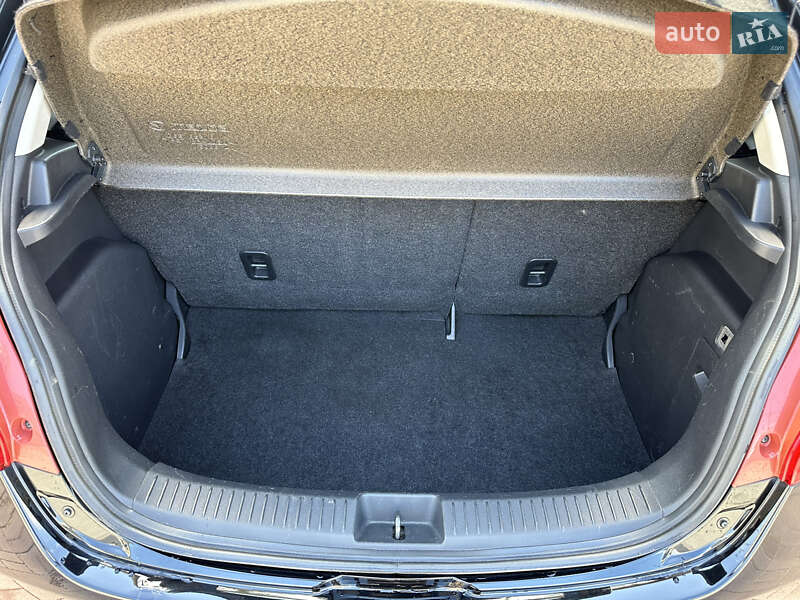Хэтчбек Mazda 2 2011 в Днепре