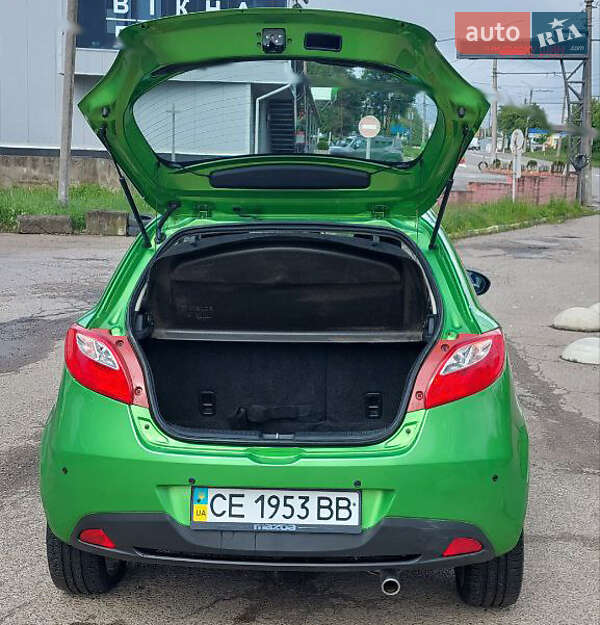 Хетчбек Mazda 2 2008 в Чернівцях