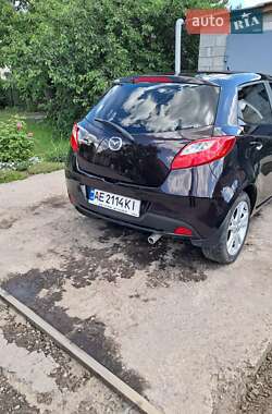 Хэтчбек Mazda 2 2009 в 