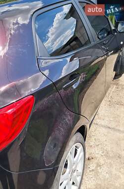 Хэтчбек Mazda 2 2009 в 