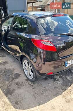 Хэтчбек Mazda 2 2009 в 
