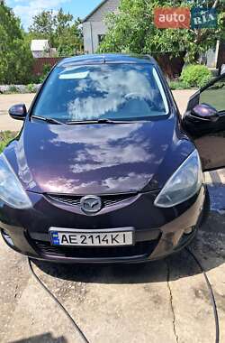 Хэтчбек Mazda 2 2009 в 