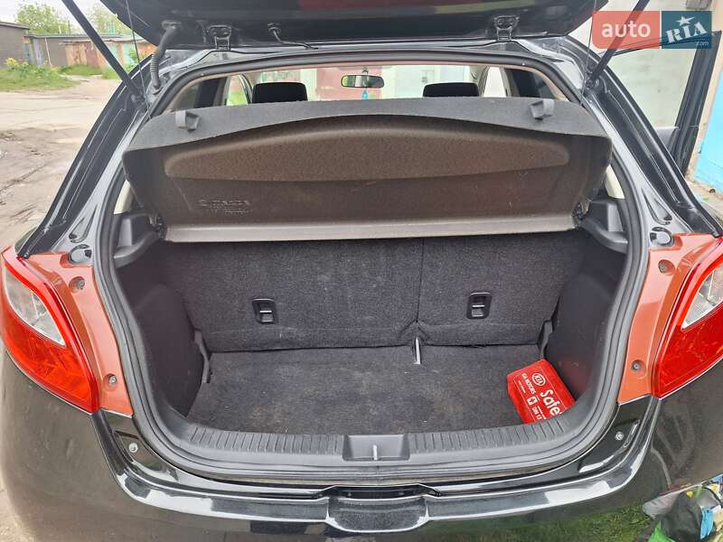 Хетчбек Mazda 2 2007 в Старокостянтинові