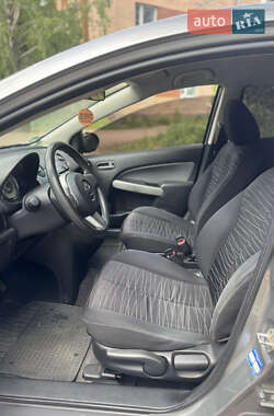 Хэтчбек Mazda 2 2009 в 