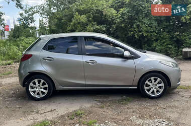 Хэтчбек Mazda 2 2009 в 