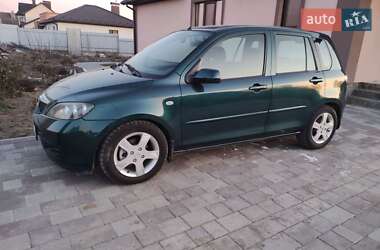 Хэтчбек Mazda 2 2006 в 