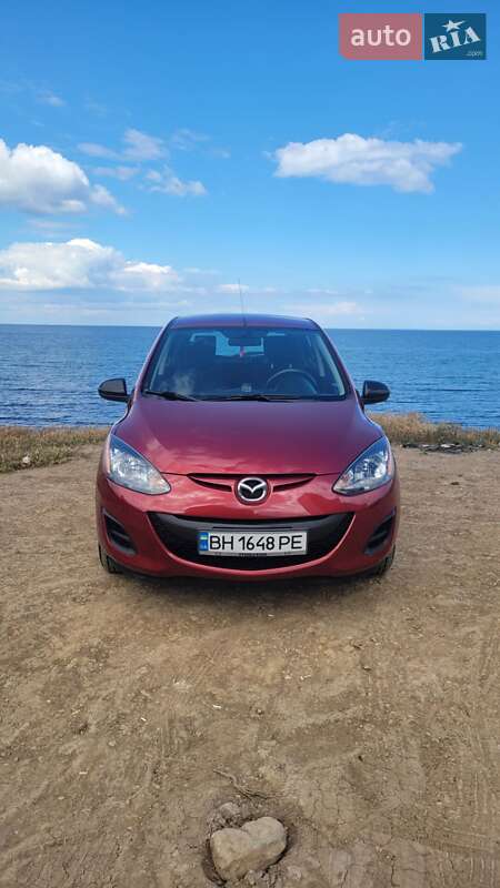 Седан Mazda 2 2014 в 