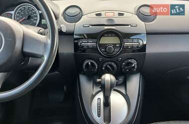 Седан Mazda 2 2014 в 