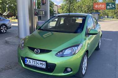 Хэтчбек Mazda 2 2008 в 