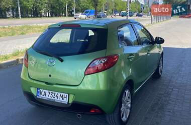 Хэтчбек Mazda 2 2008 в 