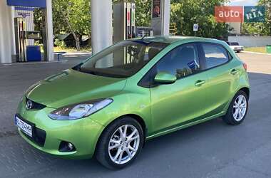 Хэтчбек Mazda 2 2008 в 