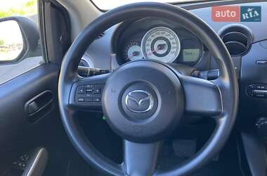 Хэтчбек Mazda 2 2008 в 