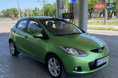 Хэтчбек Mazda 2 2008 в 