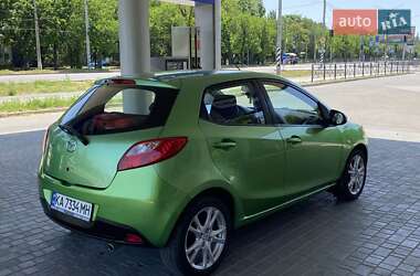 Хэтчбек Mazda 2 2008 в 