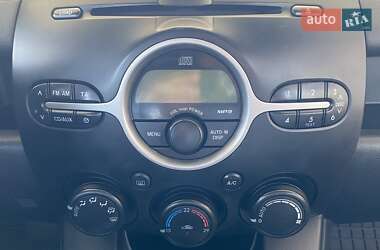 Хэтчбек Mazda 2 2008 в 