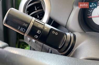 Хэтчбек Mazda 2 2008 в 
