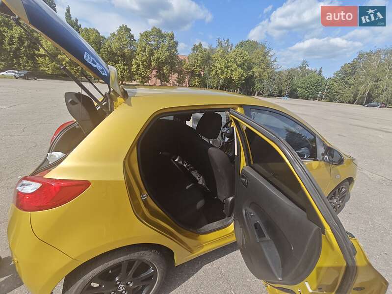 Хэтчбек Mazda 2 2008 в Лозовой