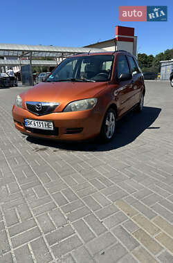 Хэтчбек Mazda 2 2003 в 