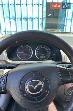 Хэтчбек Mazda 2 2003 в 