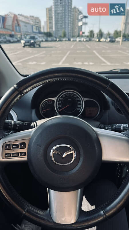 Хэтчбек Mazda 2 2008 в Киеве
