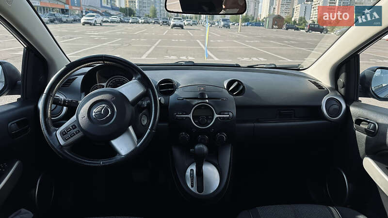 Хэтчбек Mazda 2 2008 в Киеве