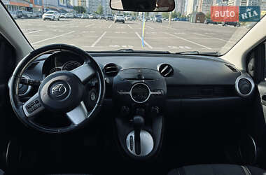 Хетчбек Mazda 2 2008 в 